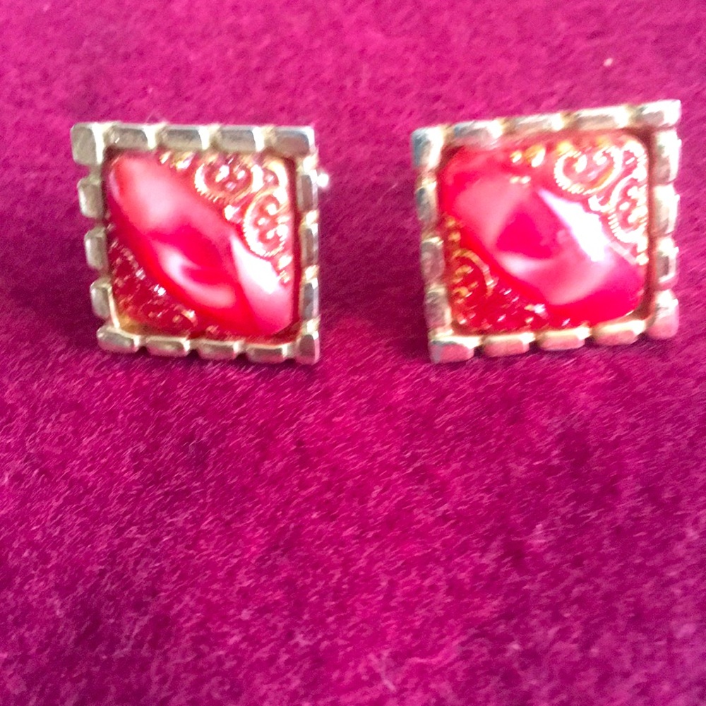 Vintage square cuff-links-swirl red stone